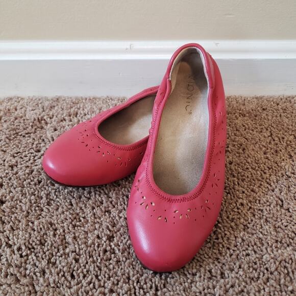vionic geneva leather ballet flat perforated pink slip on comfort shoe 6 - Picture 1 of 8
